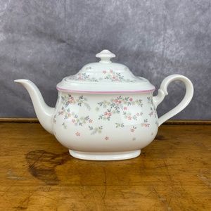 Vintage Villeroy & Boch Fleurosa Heinrich Floral Teapot with Lid Bone China